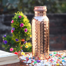 Load image into Gallery viewer, RAJHANS COPPER BOTTLE HAMMERED 800ML - KOCHEN ESSENTIAL