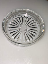 Load image into Gallery viewer, GLASS DESIGN ASH TRAY - KOCHEN ESSENTIAL

