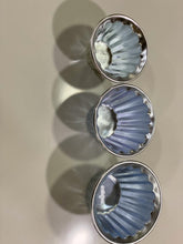Load image into Gallery viewer, LAKSHITA MUFFIN MOULD ALUMINIUM - KOCHEN ESSENTIAL
